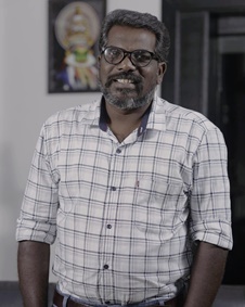 പ്രമോദ് വെളിയനാട്