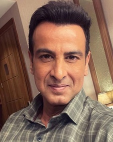 റോണിത് റോയ്