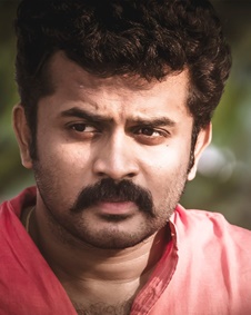 തരുണ്‍ മൂര്‍ത്തി