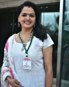 വിന്ദുജ മേനോന്‍