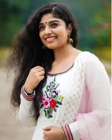 അമല ഗിരീഷന്‍