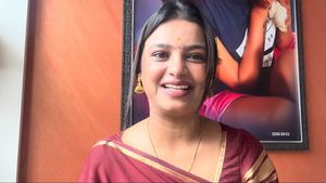 ಐಫೋನ್ ವಿಚಾರ ಕೆದಕಿದ್ದಕ್ಕೆ ಸೋನು ಶ್ರೀನಿವಾಸ್ ಗೌಡ ಕೆಂಡ ಕೆಂಡ; ಎಫ್‌ಐಆರ್ ದಾಖಲು