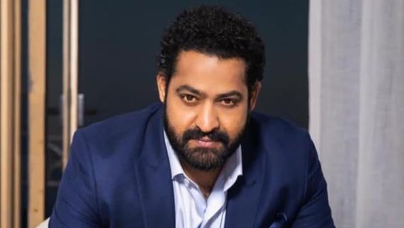 ಕೈಯಲ್ಲಿ ಆ ಪುಸ್ತಕ.. ಜ್ಯೂ. ಎನ್‌ಟಿಆರ್ ತೆರೆಮೇಲೆ ಕುಮಾರಸ್ವಾಮಿ ಆಗುವುದು ಖಚಿತ