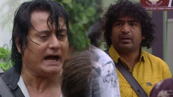 ಬಿಗ್ ಬಾಸ್‌ನಲ್ಲಿ ಬಾತ್‌ರೂಂ  ಗಲಾಟೆ, ಕೆರಳಿ ಕೆಂಡವಾಗಿ ಗ್ಲಾಸ್ ಒಡೆದು ಹಾಕಿದ ಚಂದ್ರಪ್ರಭಾ