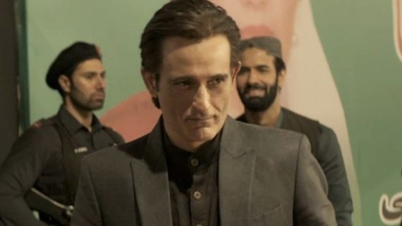 ವಿಗ್ ವಿಚಾರಕ್ಕೆ ಕಿರಿಕ್ : ಒಂದು ಸಣ್ಣ ಗೆಲುವು ಅಕ್ಷಯ್ ಖನ್ನಾ ತಲೆ ತಿರುಗಿಸಿದೆ- 'ದೃಶ್ಯಂ 3' ನಿರ್ಮಾಪಕ ಕೆಂಡಾಮಂಡಲ