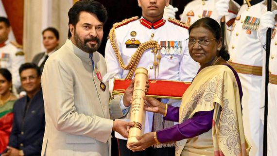 ರಾಷ್ಟ್ರಪತಿ ಭವನದಲ್ಲಿ ಮಮ್ಮುಟ್ಟಿಗೆ ಪದ್ಮಭೂಷಣ ಗೌರವ: ಅಪ್ಪನನ್ನು ನೋಡಿ ಹಿಗ್ಗಿದ ದುಲ್ಕರ್