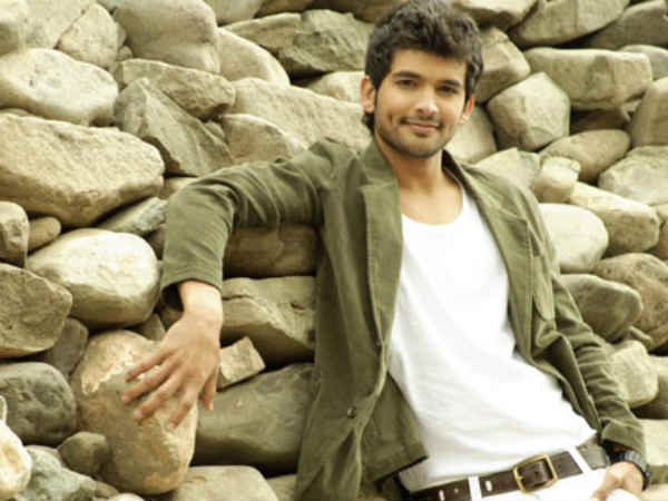 ಅಳೆದು ತೂಗಿ ಟ್ವಿಟ್ ಮಾಡುತ್ತಿರುವ ದಿಗಂತ್ 