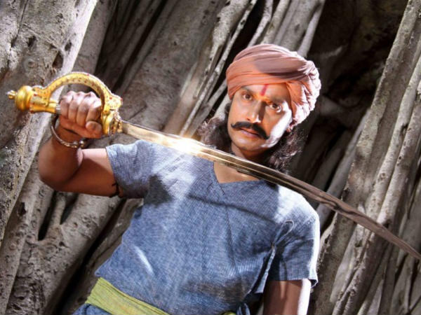 ಖಡ್ಗದಿಂದ ಮಿಂಚಿನ ಬೆಳಕು ಹರಿಸಿದ ದರ್ಶನ್