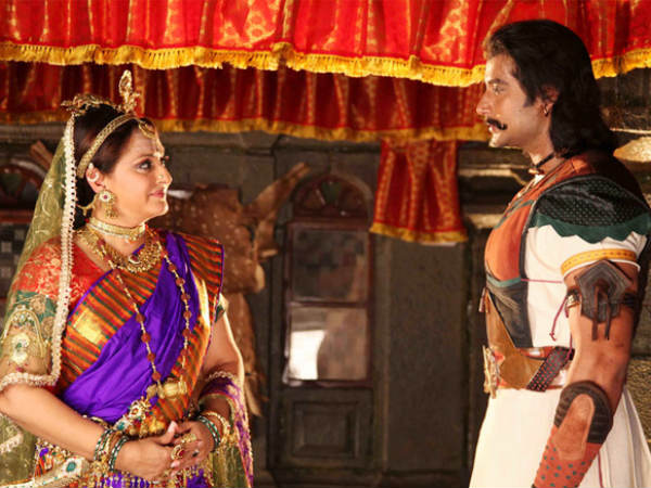 ಕಿತ್ತೂರು ಚೆನ್ನಮ್ಮನಾಗಿ ಹೋರಾಡಿದ ಜಯಪ್ರದಾ