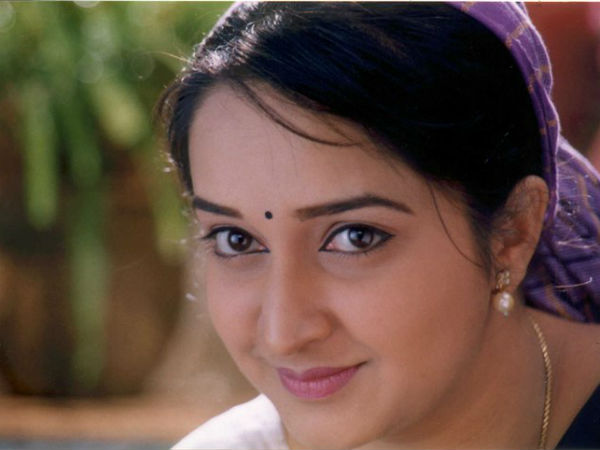 ಗಿಣಿ ಮೂಗಿನ 'ಅಮೆರಿಕ ಅಮೆರಿಕ' ಹೇಮಾ