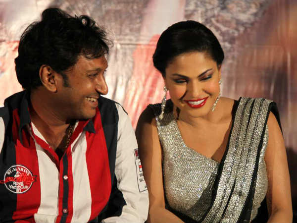 ಕಥಾ ನಾಯಕಿ ವೀಣಾ, ನಾಯಕ ಹೇಮಂತ್