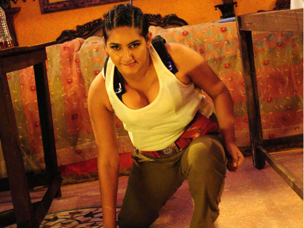 ರಾಗಿಣಿ ದ್ವಿವೇದಿ