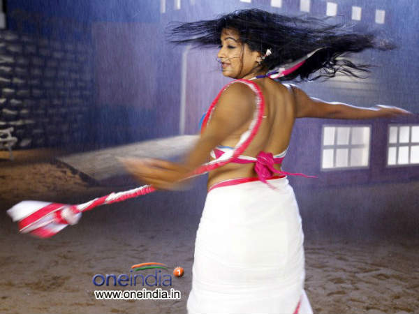 ಭಾರಿ ಸದ್ದು ಮಾಡಿದ ಪ್ರಿಯಾಮಣಿ 