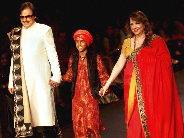 ಪತ್ನಿ ಜೊತೆ ಸಂಜಯ್ ಖಾನ್ ಪತ್ನಿ ಜೊತೆ ಸಂಜಯ್ ಖಾನ್