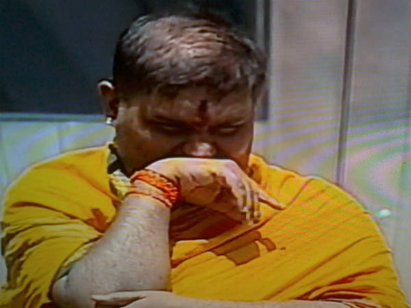 ಮತ್ತೆ ಗೊರಕೆ ಹೊಡೆದ ನರೇಂದ್ರ ಶರ್ಮಾ