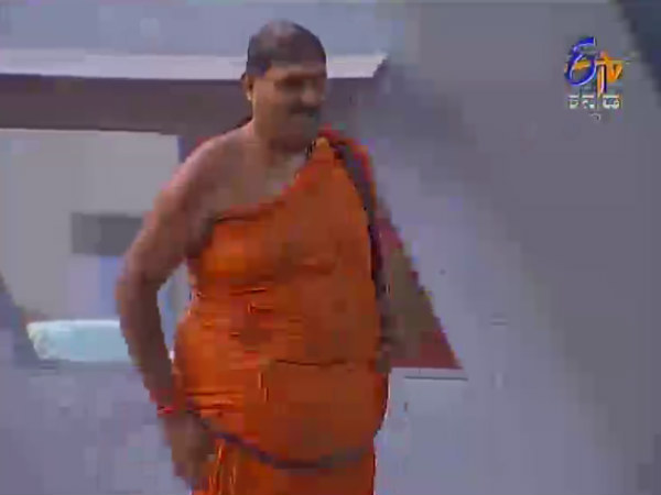 ಮನೆಯಲ್ಲಿ ರಕ್ತ, ಅಯ್ಯೋ ರಾಮ ರಾಮ