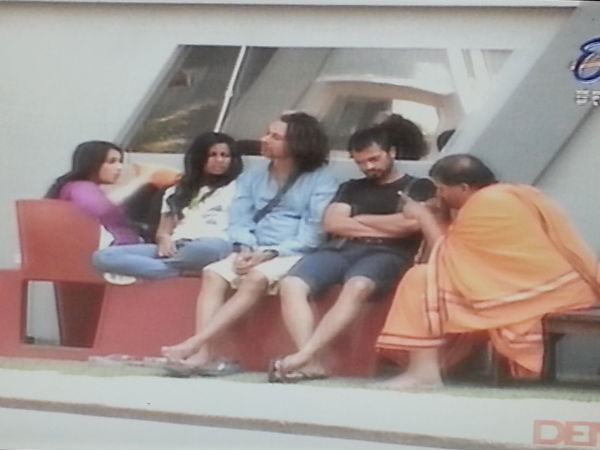 ಲಿವಿಂಗ್ ಏರಿಯಾದಲ್ಲೇ ನಾಮಿನೇಶನ್ ಗೆ ಸೂಚನೆ