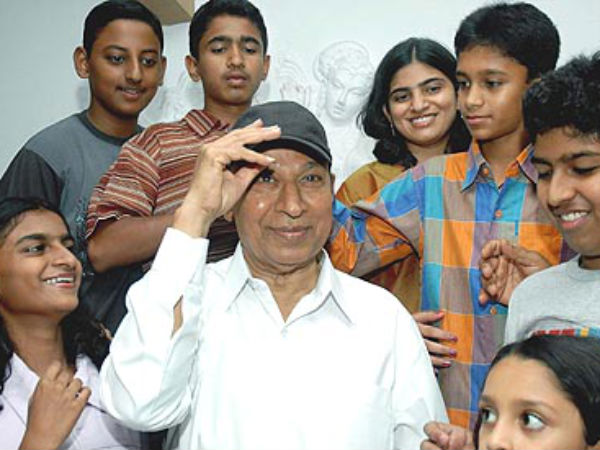 ಅಬಿಮಾನಿಗ ದೇವರುಗಳು ಕೊಟ್ಟ ಬಿರುದು