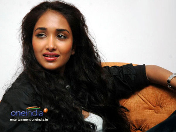 ಜಿಯಾ ಅಭಿನಯದ ಕೊನೆಯ ಚಿತ್ರ ಹೌಸ್ ಫುಲ್