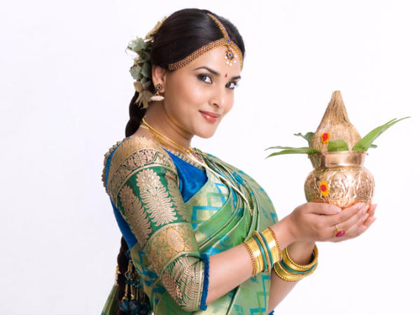 ರಮ್ಯಾ ಕೈಲಿರುವ ಚಿತ್ರಗಳು