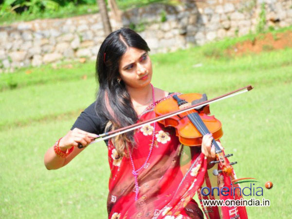 ಚಿತ್ರಮಂದಿರದಲ್ಲಿ ಪ್ರೇಮದ 'ಅಲೆ'