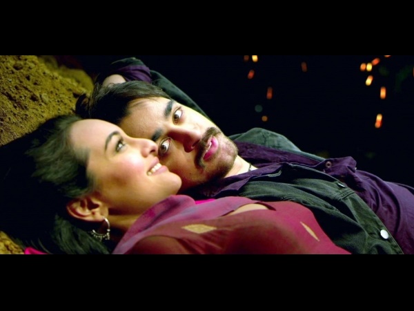 ಒನ್ ಇಂಡಿಯಾ  (Two and a half stars)