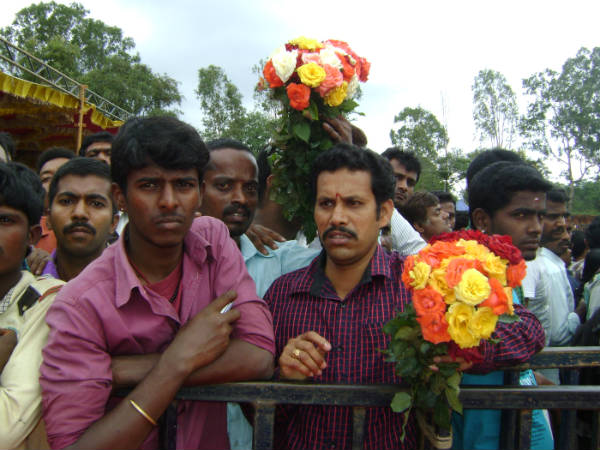 ವಿಷ್ಣು ಅಭಿಮಾನಿಗಳ ಮಹಾಪೂರ