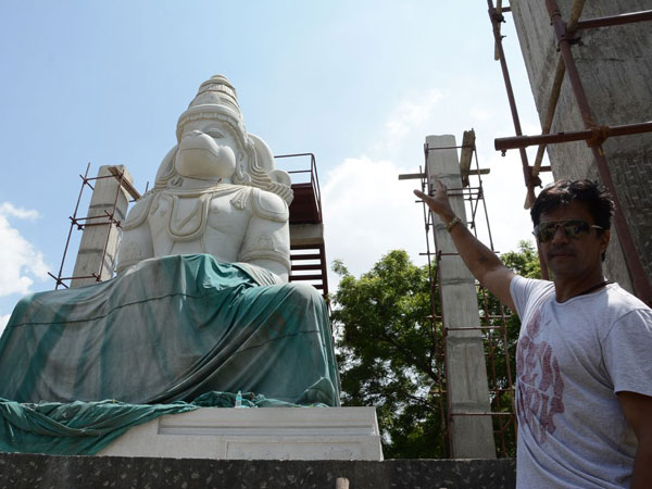 ಅರ್ಜುನ್ ನಿಂತು ನಿರ್ಮಿಸಿದ ದೇವಾಲಯ