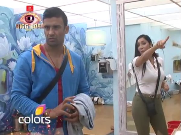 ಸೋಫಿಯಾ ಜತೆ ಕಿತ್ತಾಟ