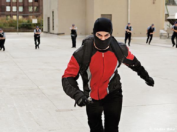 ಇಂಡಿಯಾ ಟುಡೇ (2 ಸ್ಟಾರ್ /5)