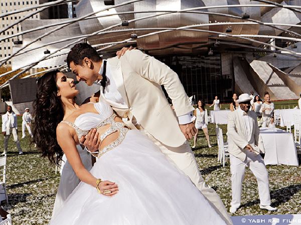 ಇಂಡಿಯನ್ಸ್ ಎಕ್ಸ್ ಪ್ರೆಸ್ (2/5)