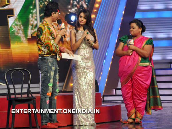 ಹಾಸ್ಯಮಯ ಹೊಸ ನಿರೂಪಕರು ಹಾಸ್ಯಮಯ ಹೊಸ ನಿರೂಪಕರು