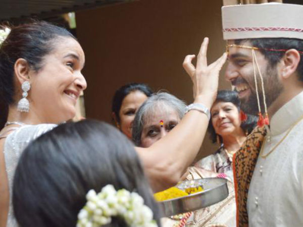 ಆರತಿ ಎತ್ತಿರೇ ನಮ್ಮ ಮಧುಮಗನಿಗೆ