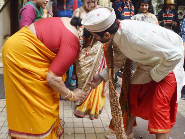 ಗುಟ್ಟೊಂದ ಹೇಳುವ ಹತ್ತಿರ ಹತ್ತಿರ ಬಾ