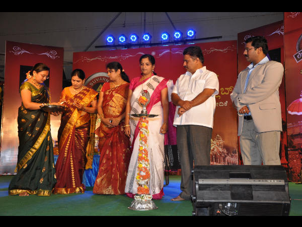 ಸುವರ್ಣ ಲೇಡೀಸ್ ಕ್ಲಬ್ ವೀಕ್ಷಕರೊಂದಿಗೆ ನೇರ ಸಂಪರ್ಕ ಸುವರ್ಣ ಲೇಡೀಸ್ ಕ್ಲಬ್ ವೀಕ್ಷಕರೊಂದಿಗೆ ನೇರ ಸಂಪರ್ಕ