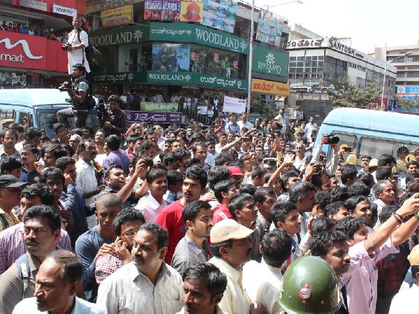 ಒಬ್ಬ ಸಾಮಾನ್ಯ ಕನ್ನಡಿಗನ ಮನೋರಂಜನೆ ತಣಿಸಲು