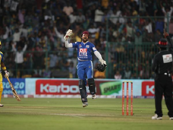 ಎಕ್ಸ್ ಟ್ರಾ ಕೊಡುವುದರಲ್ಲಿ ಇಬ್ಬರೂ ಬಹಳ ಉದಾರಿಗಳು