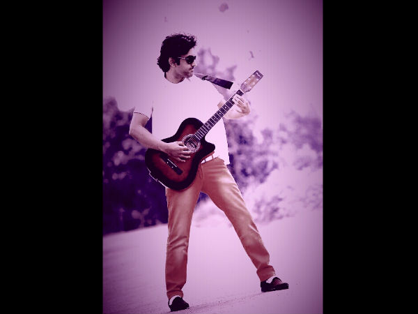 ರೇಡಿಯೋ ಜಾಕಿ ಮತ್ತು ವಾಯ್ಸ್ ಓವರ್ ಆರ್ಟಿಸ್ಟ್