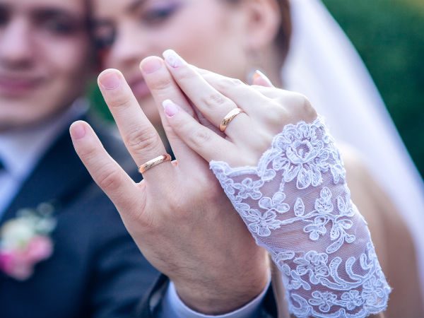 ಐದು ಹುಡುಗೀರಿಂದ ತಿರಸ್ಕೃತನಾದ ಡೈರೆಕ್ಟರ್