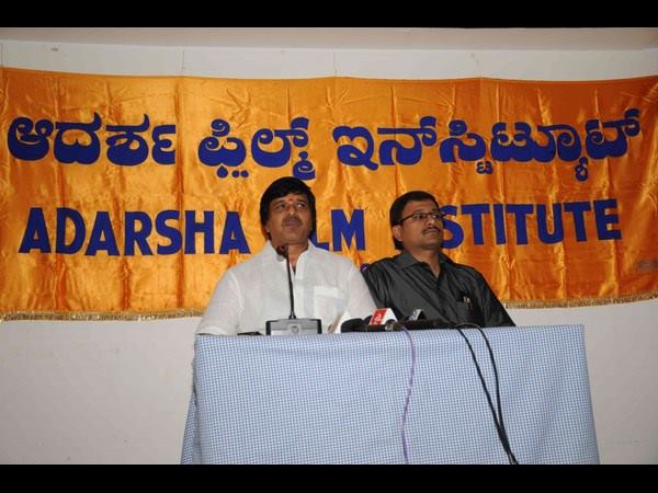 ನಾನೂ ಕೂಡಾ ವಿದ್ಯಾರ್ಥಿಯಂತೇ ನಾನೂ ಕೂಡಾ ವಿದ್ಯಾರ್ಥಿಯಂತೇ