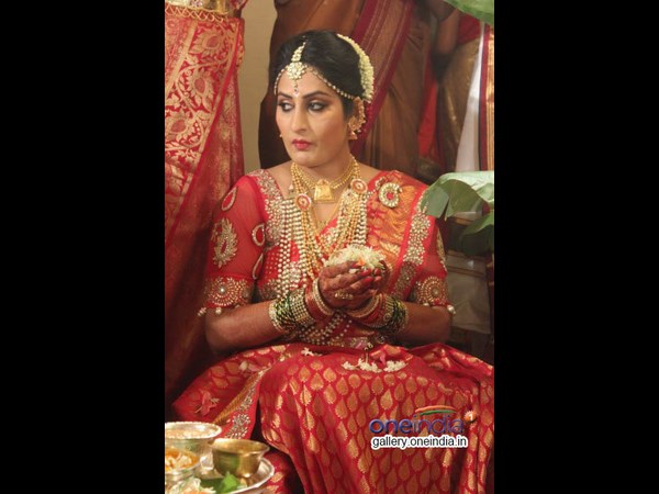 ಮೂರು ಕಾಲದಲು ಏಕ ರೀತಿಯಲಿ