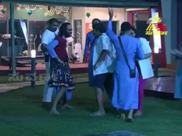 ಮಧ್ಯರಾತ್ರಿಯಲ್ಲಿ ನಿಂಗಿ ನಿಂಗಿ ನಿಂಗವ್ವೋ