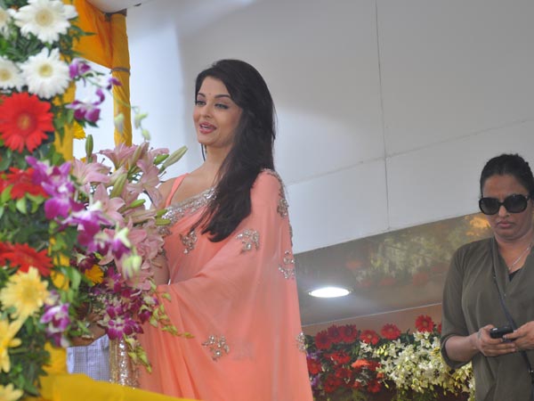 ಕಲ್ಯಾಣ್ ಜ್ಯುವೆಲ್ಲರ್ಸ್ ರಾಯಭಾರಿ ಐಶೂ