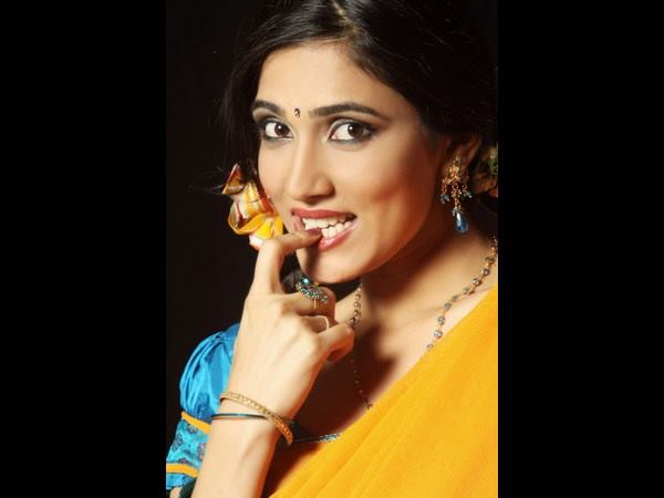 ಮಾಡೆಲಿಂಗ್ ನ ಕೋಲ್ಮಿಂಚು