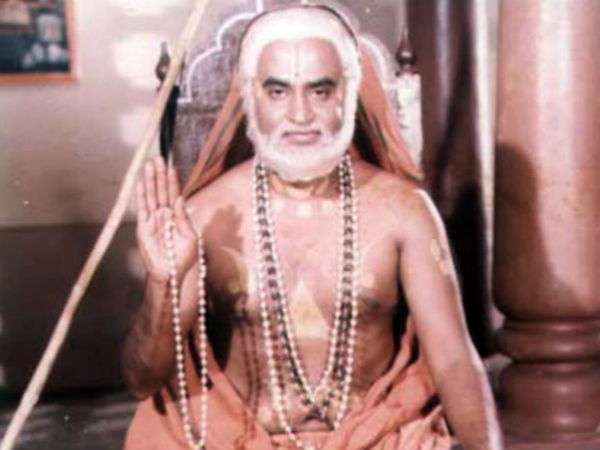 ಪ್ರಸಾದಕ್ಕಾಗಿ ಕ್ಯೂ ನಿಲ್ಲುತ್ತಿದ್ದ ರಜನಿ!