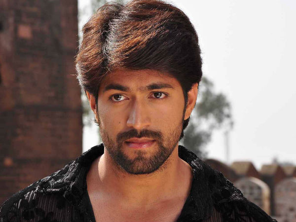 ರಾಕಿಂಗ್ ಸ್ಟಾರ್ ಯಶ್ ಅಭಿಮಾನಿ ಬಳಗ