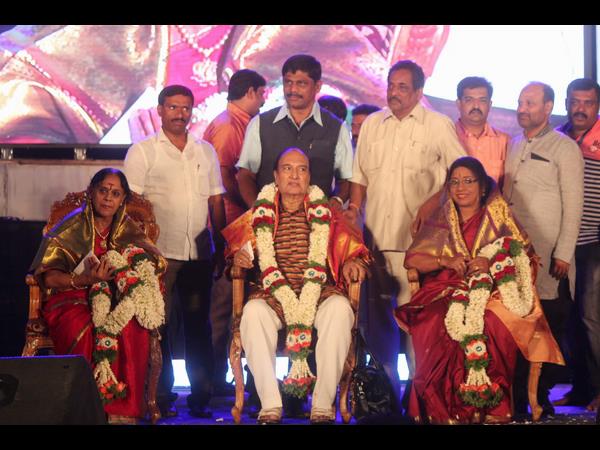 Kiccha Sudeep felicitated at SPB-Sadhu Kokila Musical Night Kiccha Sudeep felicitated at SPB-Sadhu Kokila Musical Night