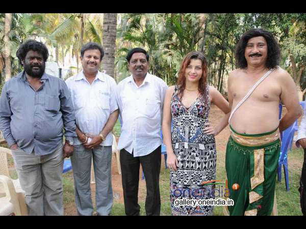 ಅನೇಕ ಚಿತ್ರಗಳಿಗೆ ಫೈನಾನ್ಶಿಯರ್ ಅನೇಕ ಚಿತ್ರಗಳಿಗೆ ಫೈನಾನ್ಶಿಯರ್