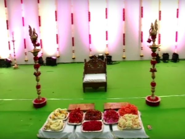 ತ್ರಿಪುರ ವಾಸಿನಿಯಲ್ಲಿ ವೇದಿಕೆ