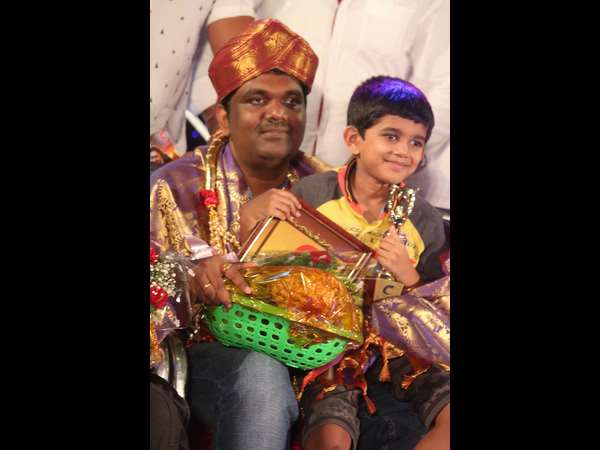 ಸನ್ಮಾನಿತ ಸಾಹಿತಿ, ಸಂಗೀತಗಾರ, ಗಾಯಕ/ಕಿಯರು ಸನ್ಮಾನಿತ ಸಾಹಿತಿ, ಸಂಗೀತಗಾರ, ಗಾಯಕ/ಕಿಯರು